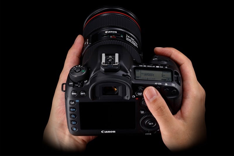 Thiết kế Canon EOS 5D Mark IV cho thấy sự tiện lợi tuyệt vời