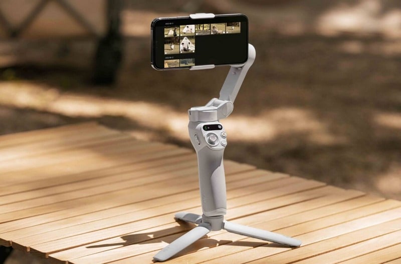 Mobile SE được trang bị thanh hiển thị trạng thái panel thế hệ mới