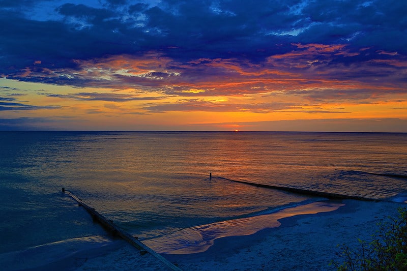 Khẩu độ f/2.8 toàn dải – hiệu quả trong điều kiện thiếu sáng