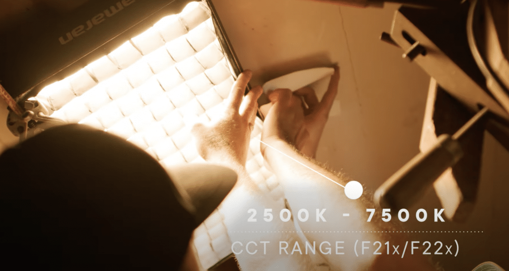 Đèn Vải amaran F22x Bi Color LED Mat (V-Mount, 2 x 2′)