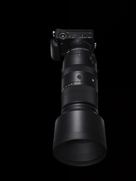 Ống kính Sigma 60-600mm F4.5-6.3 DG DN OS Sports ngàm Sony E